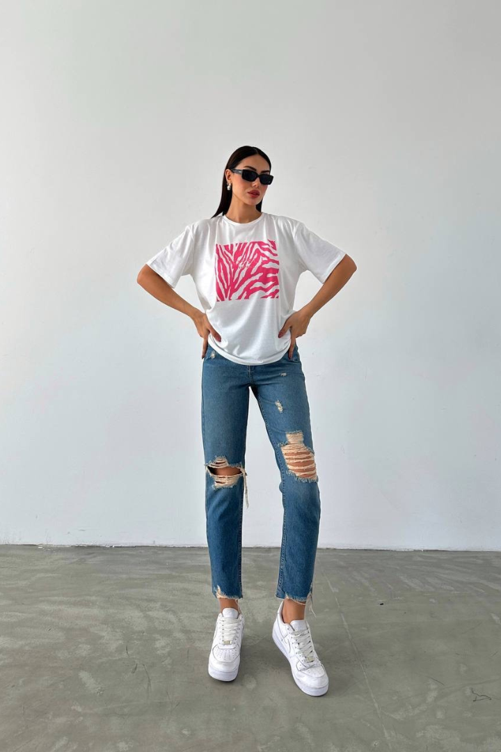 Graphic Print T-Shirt - Image 3